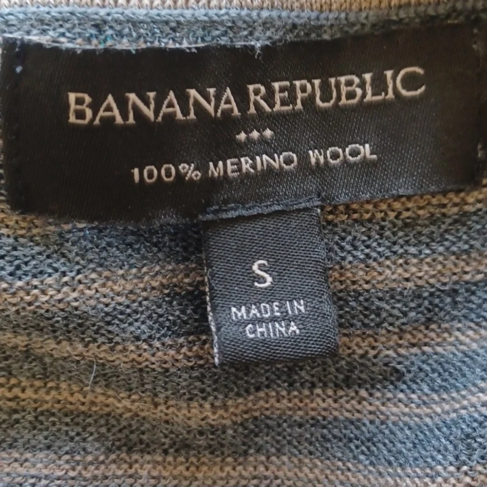 Banana Republic Men 100% Merino Wool Sweater S Gray Stripe V-Neck Lightweight